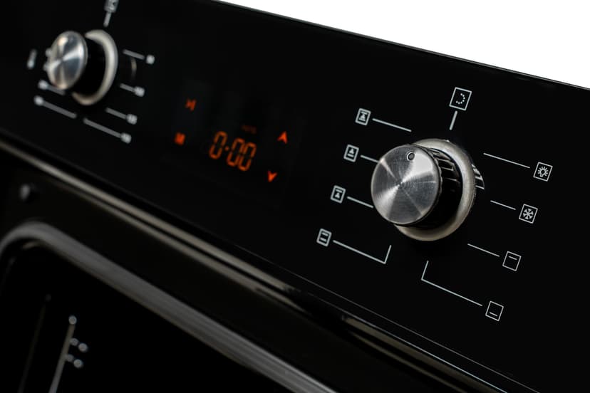 Духовой шкаф электрический встраиваемый, Ширина 60 см, Объем 56 л., 7 режимов, Конвекция, Сенсорное управление, il Monte BO-67--1