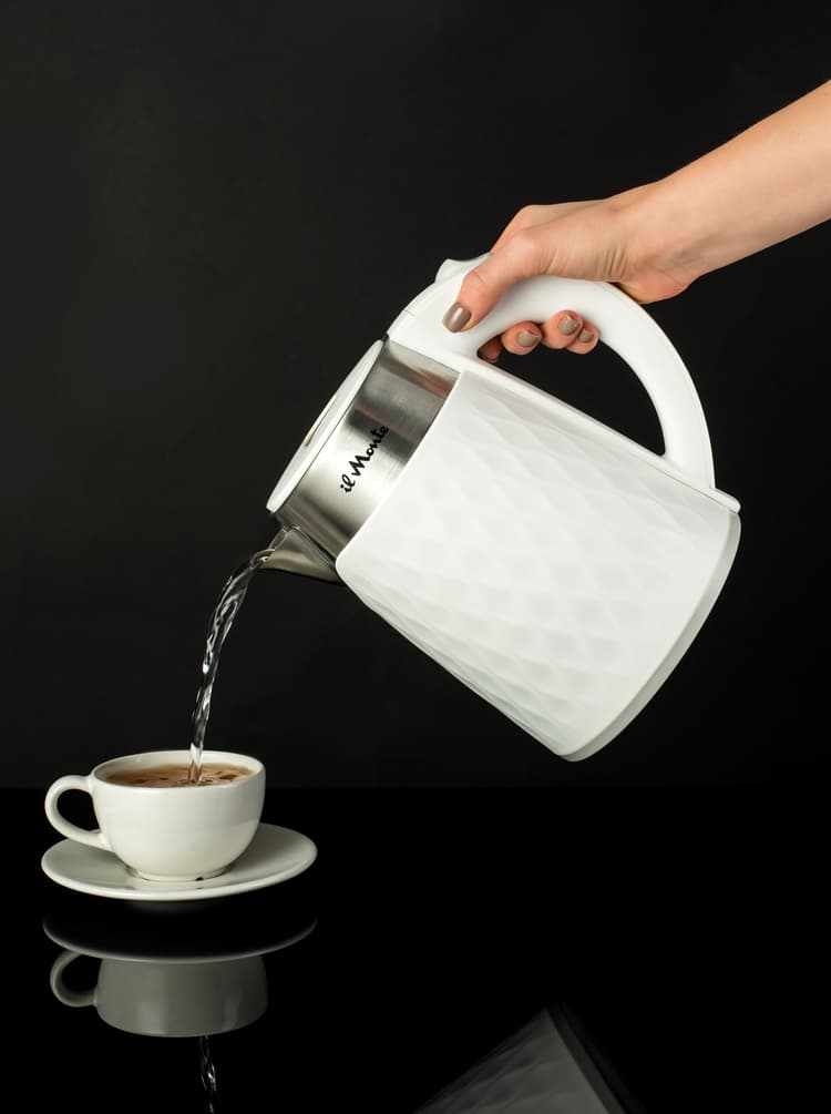 Чайник электрический, Контактная группа "Strix" (Англия), 2000 Вт., 1.7 л., il Monte EK-1705